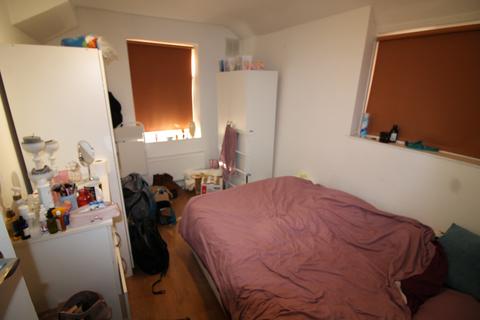 11 Exning Road, London, E16 4NB