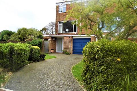 13 Leybourne Close, Bromley, BR2 9DZ