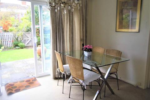 13 Leybourne Close, Bromley, BR2 9DZ