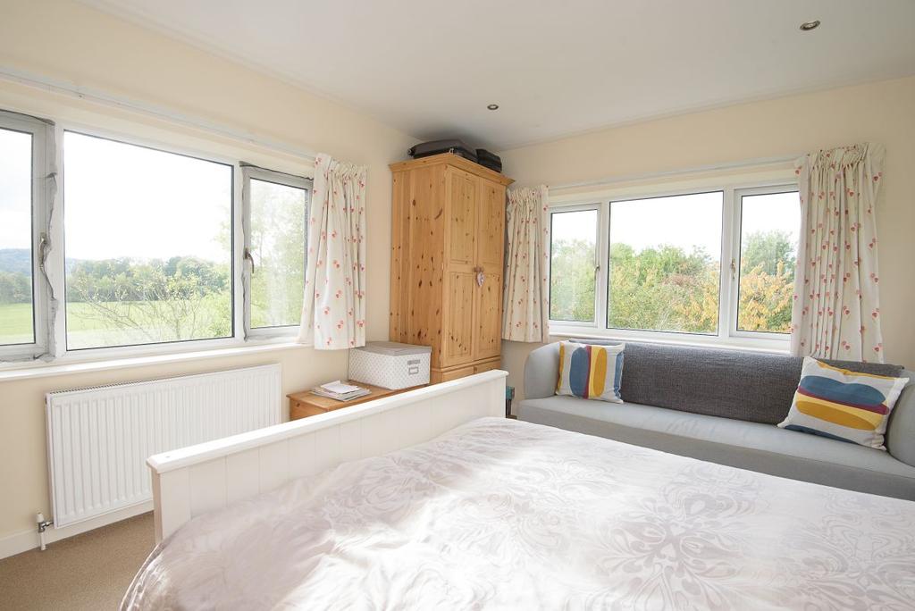 New House Farm, Coughton, RossonWye 3 bed detached house £1,500 pcm (£346 pw)