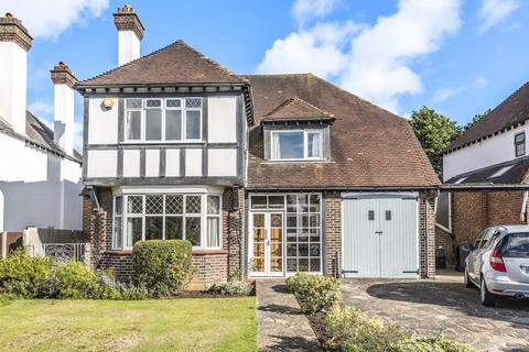 11 Greenways, Beckenham, BR3 3NG
