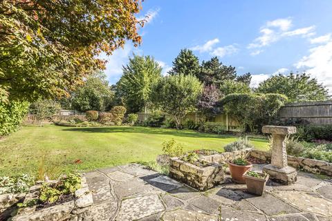 11 Greenways, Beckenham, BR3 3NG