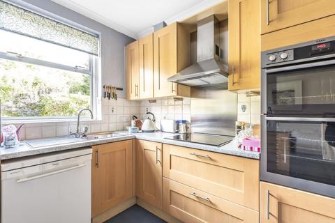 11 Greenways, Beckenham, BR3 3NG