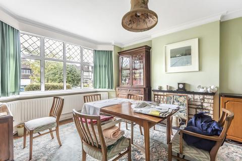 11 Greenways, Beckenham, BR3 3NG