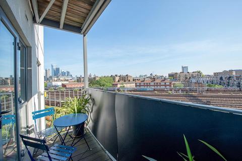 2 bedroom flat to rent, Maltby Street, London