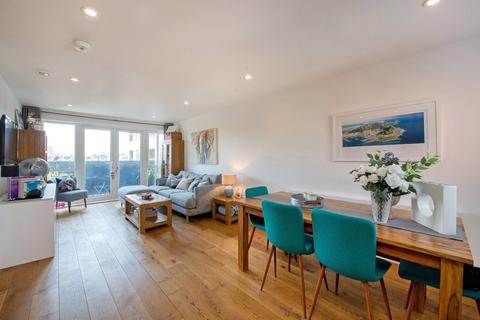 2 bedroom flat to rent, Maltby Street, London