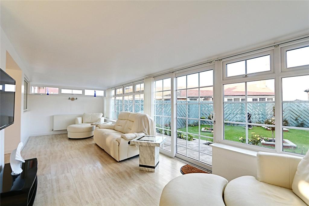 North Road, Withernsea, HU19 2 bed bungalow £165,000