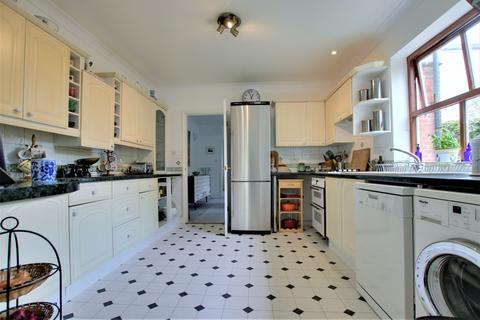 29 Avenue Road, Southampton, SO14 6TR