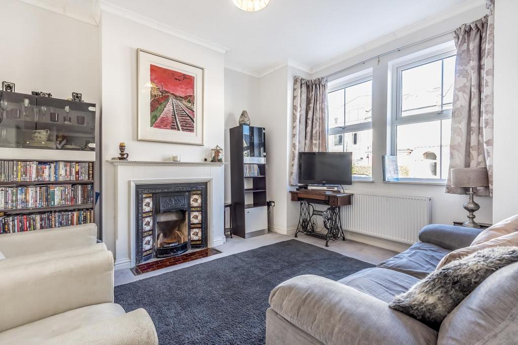 Crusoe Road, Mitcham 3 bed terraced house £665,000