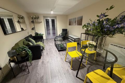 2 bedroom apartment to rent, St Davids Court, Sherborne Street, Manchester, M8 8NT
