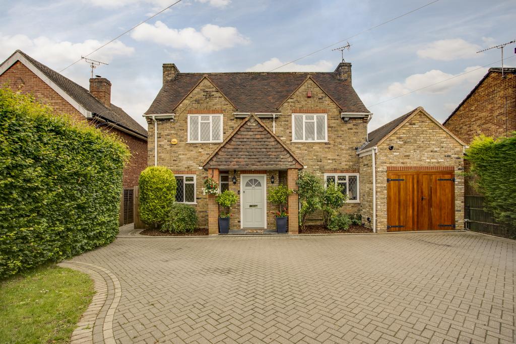 Mayflower Way, Beaconsfield, HP9 5 bed detached house £965,000