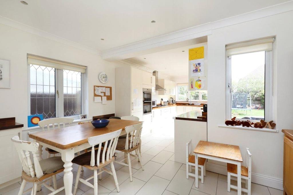 Kitchen/Breakfast Rm