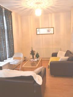4 bedroom flat to rent, Campion Terrace, Leamington Spa CV32