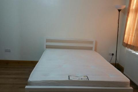 1 bedroom flat to rent, Vincent Road, Middlesex, TW4