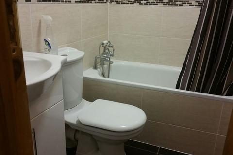 1 bedroom flat to rent, Vincent Road, Middlesex, TW4