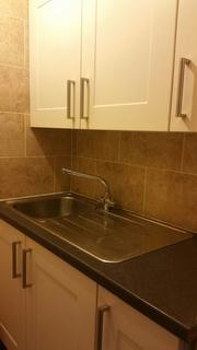 1 bedroom flat to rent, Vincent Road, Middlesex, TW4