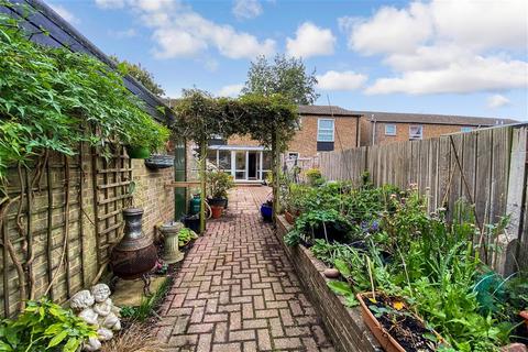 80 Penenden, New Ash Green, Longfield, DA3 8LS