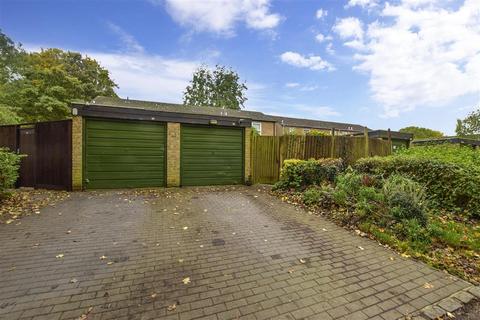 80 Penenden, New Ash Green, Longfield, DA3 8LS