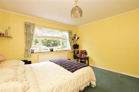 9 Markfield Gardens, London, E4 7NN
