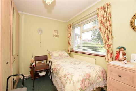 9 Markfield Gardens, London, E4 7NN
