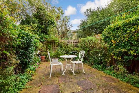 9 Markfield Gardens, London, E4 7NN