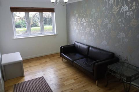 1 bedroom ground floor flat to rent, Vignoles Road, Romford,  RM7