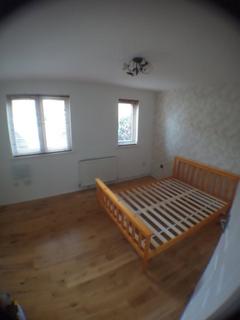 1 bedroom ground floor flat to rent, Vignoles Road, Romford,  RM7