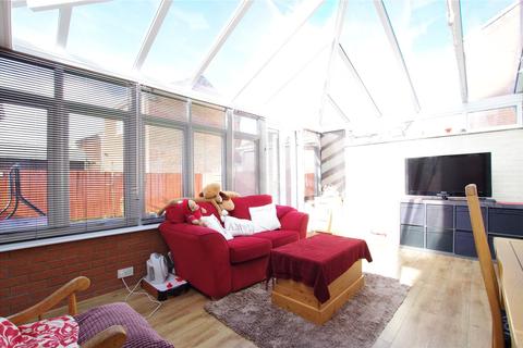 7 Fieldside Close, Thorngumbald, Hull, HU12 9GE