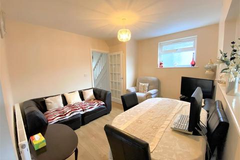 360 Balmoral Drive, Hayes, UB4 8DL