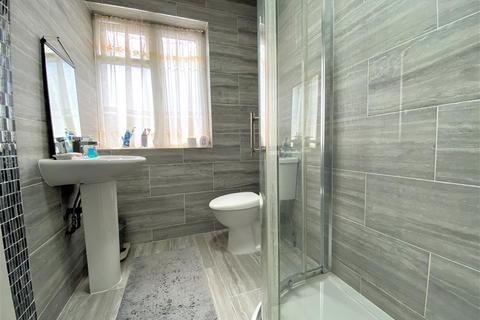 360 Balmoral Drive, Hayes, UB4 8DL
