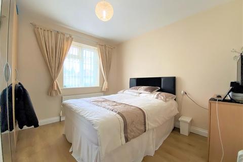 360 Balmoral Drive, Hayes, UB4 8DL