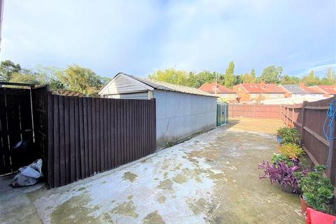 360 Balmoral Drive, Hayes, UB4 8DL