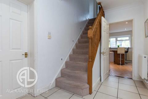 102 Icknield Way, Letchworth Garden City, SG6 4AW