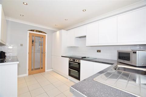 38 Cumberland Avenue, Broadstairs, CT10 1HU