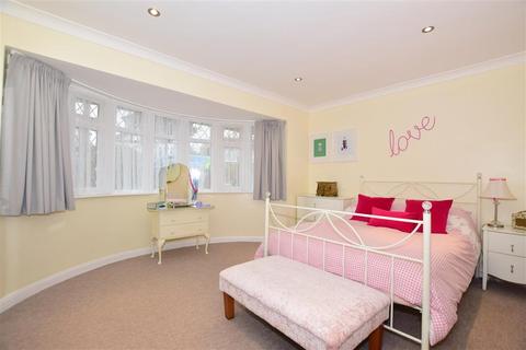 38 Cumberland Avenue, Broadstairs, CT10 1HU