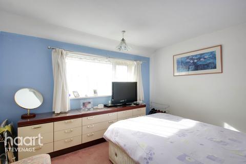 38 The Paddocks, Stevenage, SG2 9TX