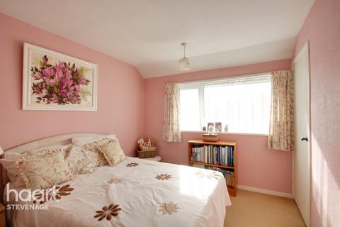 38 The Paddocks, Stevenage, SG2 9TX