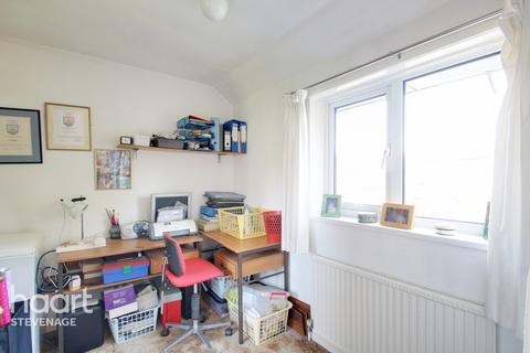 38 The Paddocks, Stevenage, SG2 9TX