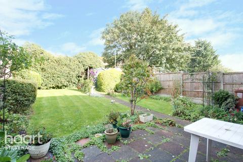 38 The Paddocks, Stevenage, SG2 9TX