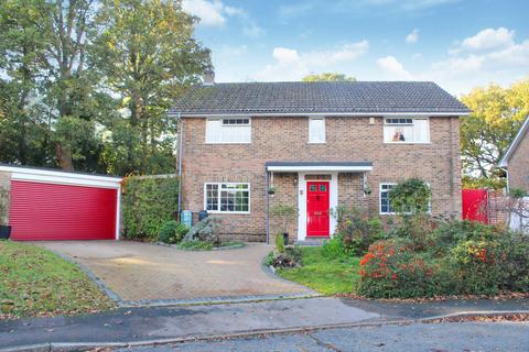 2 Brow Close, Storrington, Pulborough, RH20 4QE