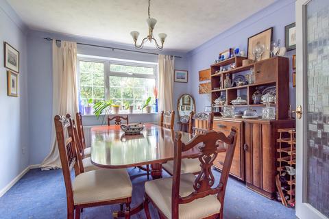 2 Brow Close, Storrington, Pulborough, RH20 4QE