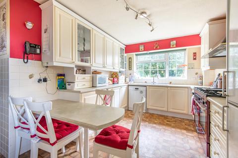2 Brow Close, Storrington, Pulborough, RH20 4QE