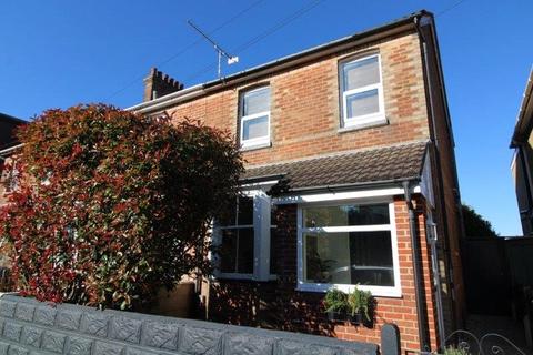 2 bedroom end of terrace house for sale - Buckingham Road, Parkstone, Poole, Dorset, BH12