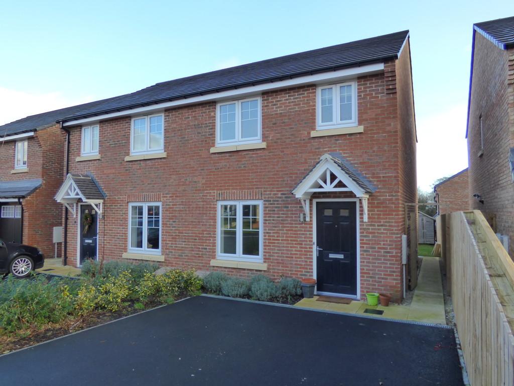 14 Foxcovert Close, Aiskew, Bedale 3 bed semidetached house £775 pcm