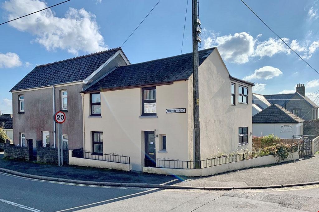 St Austell, Cornwall 2 bed semidetached house £149,950
