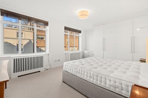 3 bedroom flat to rent, Chancellor House, Hyde Park Gate, Kensington, London