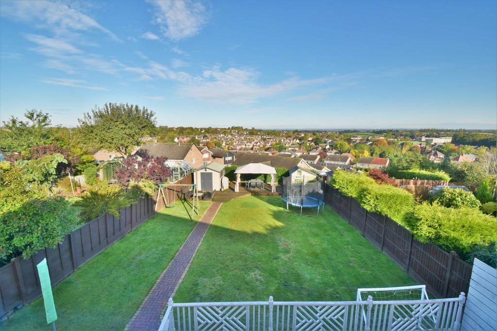 Field Lane, BurtononTrent 4 bed detached house £350,000