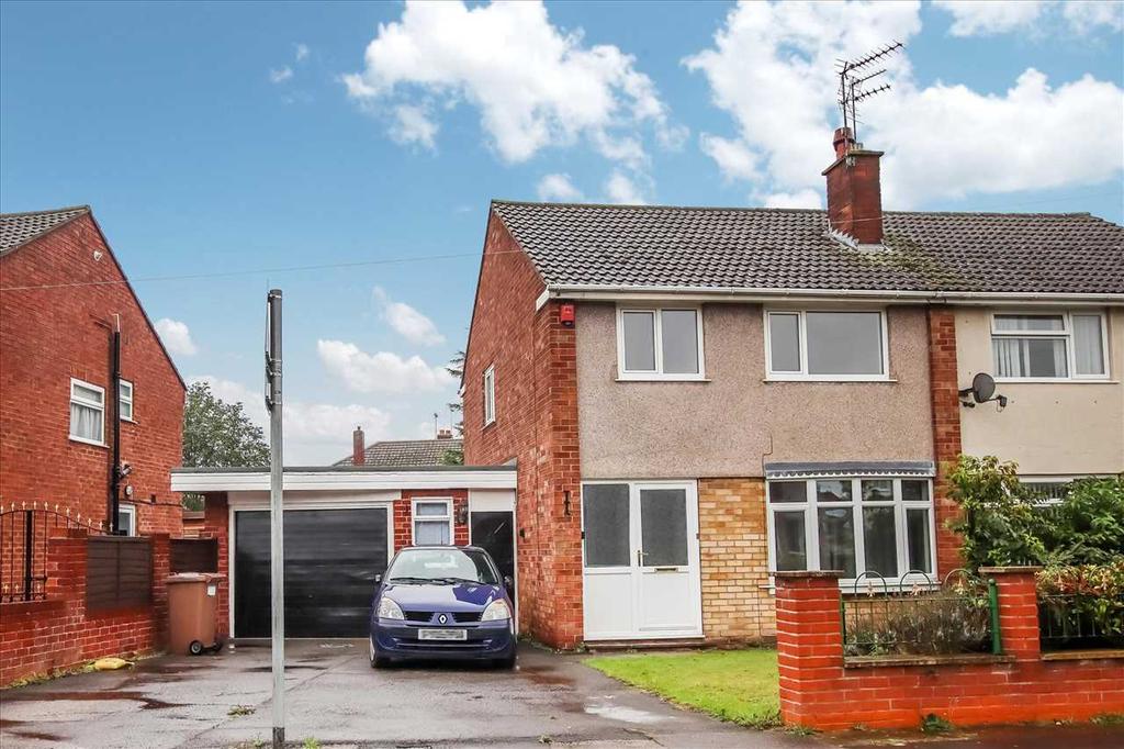 Broadway, North Hykeham, Lincoln 3 bed property £170,000