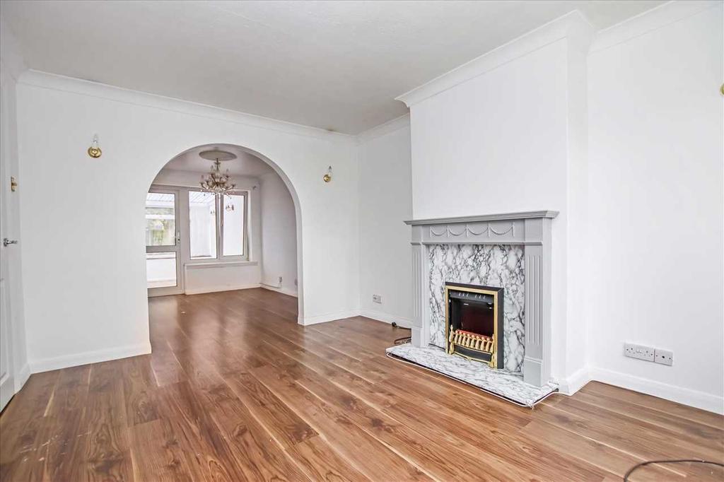 Broadway, North Hykeham, Lincoln 3 bed property £170,000