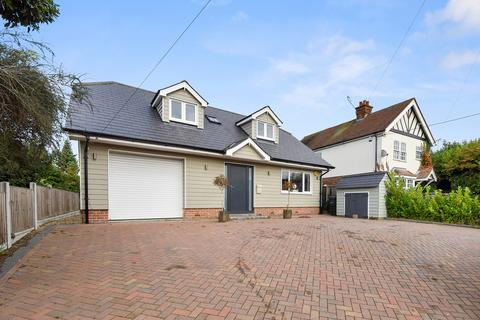 35 Feering Hill, Feering, Colchester, CO5 9PX